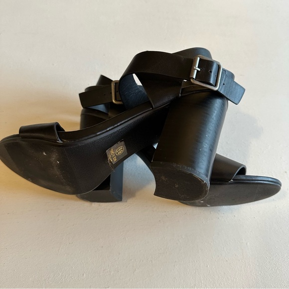 Heart In D Black Ankle Wrap Block Heeled Sandals Size 8.5 - Picture 12 of 13